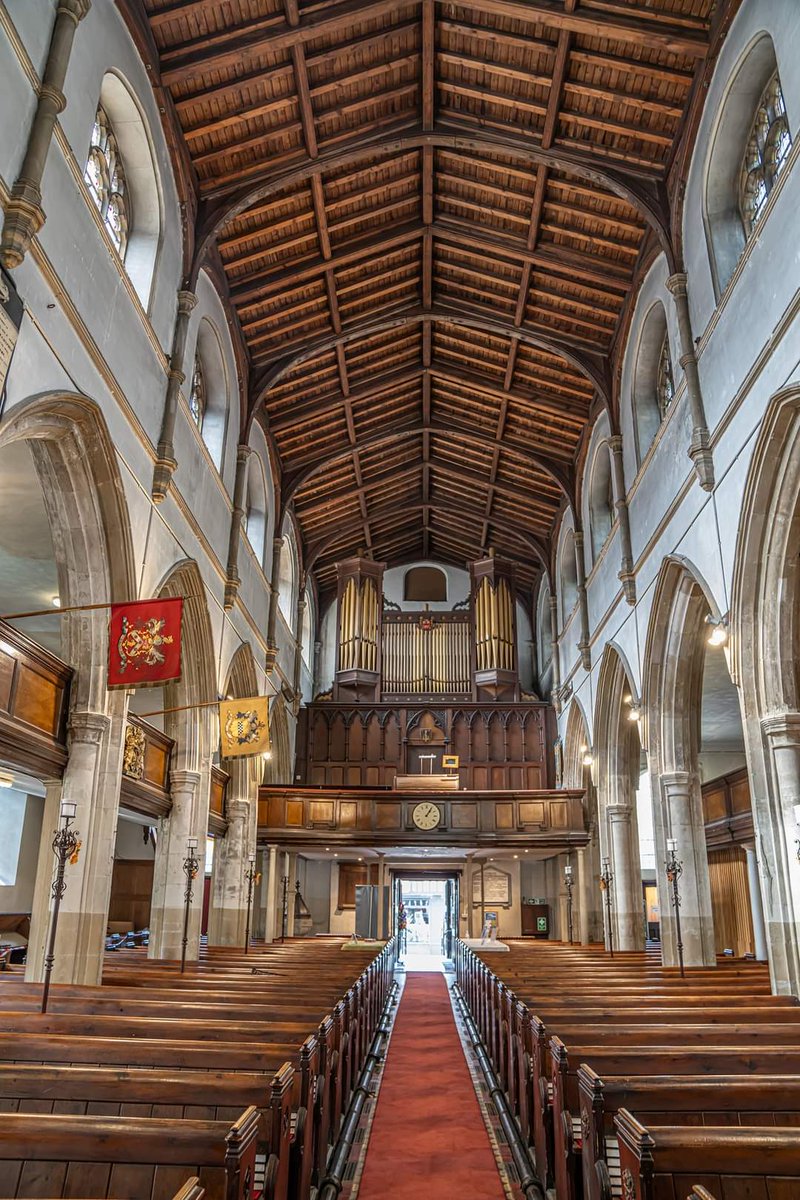 GridArt's tweet photo. St Peter's Church North Hill #Colchester steeped in history and very traditional in appearance.
#colchesterlife #ColchesterHistory #colchestercity https://t.co/ZfcjQ9W1s7