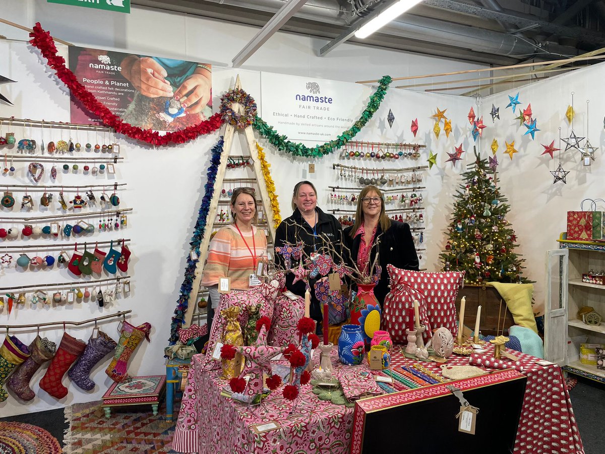 TrueOriginFood's tweet photo. It’s time to start thinking about Christmas again, well for us it is. We’re at the #Christmas&amp;Gifting Show in Harrogate and it was great to meet up with Suzanne &amp; Louise from fellow #BAFTSMember, @NamasteUKOnline It’s their first time exhibiting at the event &amp; we wish them well https://t.co/4UjvF0jEWE