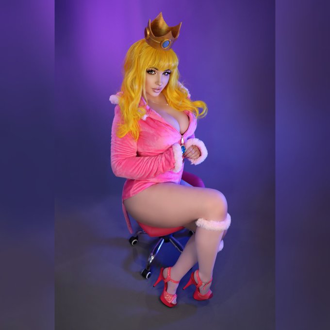 "Good kitty wins!"  Crown by me. Cat Peach outfit by @mobbunny1  @hmc4hmc give them some love ❤️ https://t<a href="/tag/friskyfriday"class="tags"><span>#friskyfriday</span></a>