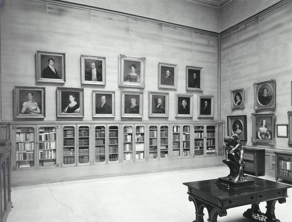 SpeedArtMuseum's tweet photo. Happy Birthday #yourSpeed! 🎂 Guess who's turning another fabulous year older and wiser? Yep, it's us, your favorite art haven that's been making people say "wow" since 1927!
Gander at what our interior galleries looked like in the beginning.
#SpeedArtMuseum https://t.co/4q8yIioikt