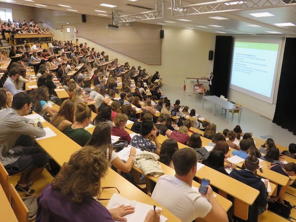 J-12 : Forum du Supérieur au <a href="/LyceeChLeChauve/">Lycée Charles Le Chauve</a>  un RDV à ne pas manquer pour bien s'orienter ; plus de 120 formations et intervenants (anciens élèves et professionnels) seront présents🧑‍🎓👩‍🎓👨‍🏫
Et pour les élèves de 2de, présentation des  spécialités de 1ère. lyceecharleslechauve.eu/vie-pedagogiqu…