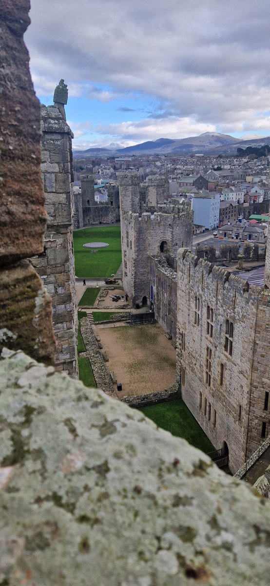 Cold and fresh day to visit Caernarfon Castle... well worth it though 🏴󠁧󠁢󠁷󠁬󠁳󠁿

@VisitCaernarfon @cadwwales @cadwcymru