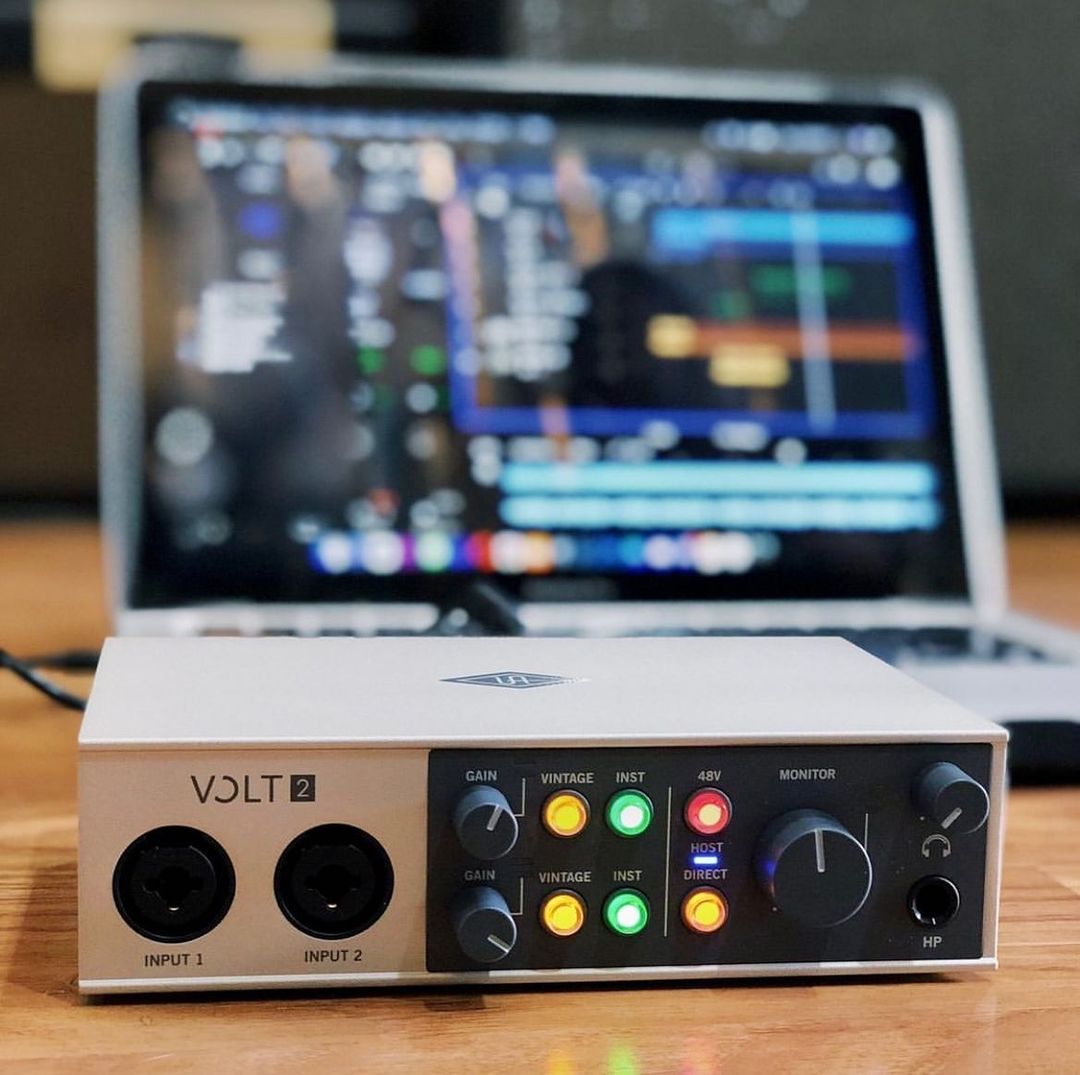 UAudio's tweet photo. #MondayMotivation - Who loves the Vintage Mic Preamp mode on their Volt interface? πββοΈ
πΈ https://t.co/japtHBQlZm
#UniversalAudio #UAvolt #UAvolt2 #recording #songwriting #songwriter #musician #musicproduction #homestudio https://t.co/cxLfLl9mk6