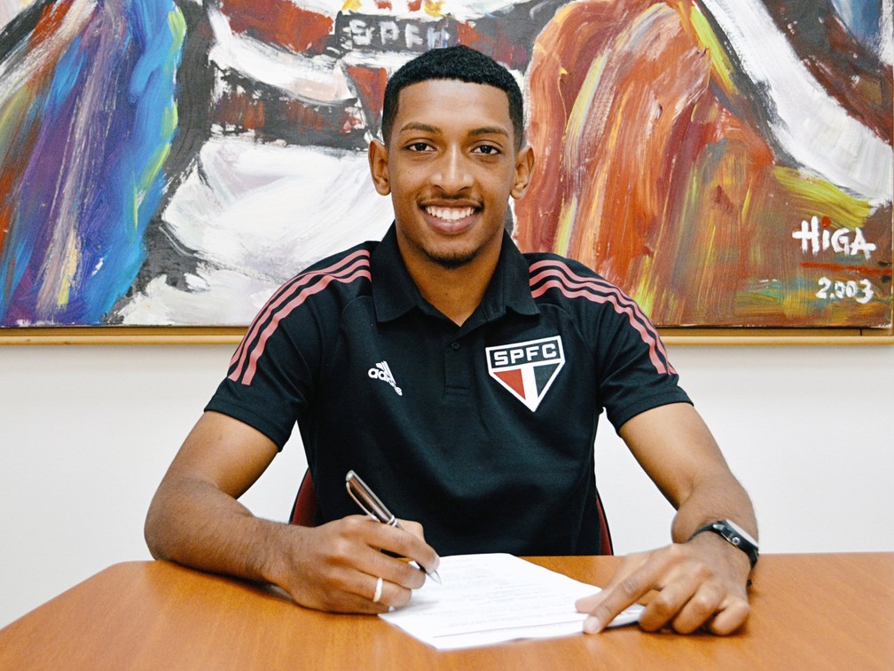 ⚠️ São Paulo acertou a venda de Talles Costa ao FC Polissya, da Ucrânia. O negócio está avaliado em cerca de € 1 milhão (R$ 5,33 milhões).

Tricolor vai embolsar a maior parte do valor à vista.

🗞️ Goal | <a href="/thirfernandes/">Thiago Fernandes</a> | <a href="/simpraisa/">Raisa Simplicio</a> 
📸 São Paulo FC