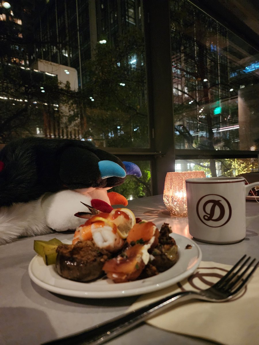 Despite the interruption, the sponsor's meal we got at <a href="/anthronw/">Anthro Northwest</a> was one of the most divine I had ever had 🤤
Absolutely will sponsor again next year! 

#anw24 #anthroNW
