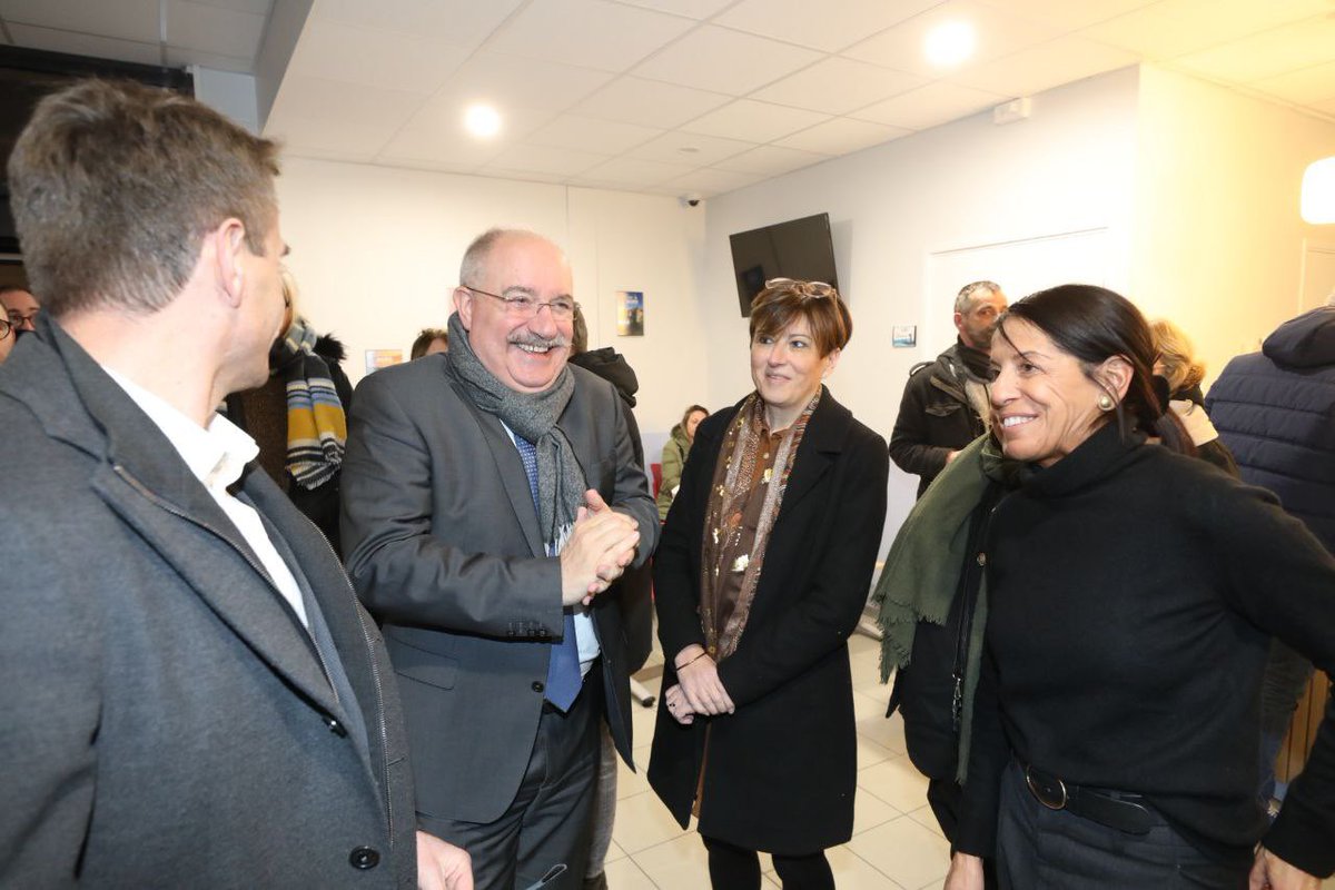 departement59's tweet photo. Inauguration de la première Maison Nord #Santé, à #Cuincy, en présence de @christianpoiret, Président du Département du Nord et de @B_Coevoet , Vice-présidente en charge de la Santé et de la prévention. 📍
Cette initiative s'inscrit dans une volonté forte de répondre aux besoins de santé locaux et de lutter contre les déserts médicaux.
L’équipe soignante, composée de médecins généralistes et d’infirmiers en pratique avancée est prête à acceuillir les Nordistes. ✔
Ce n'est que le début : d'autres Maisons Nord Santé ouvriront leurs portes prochainement pour répondre aux besoin de l'ensemble des territoires !