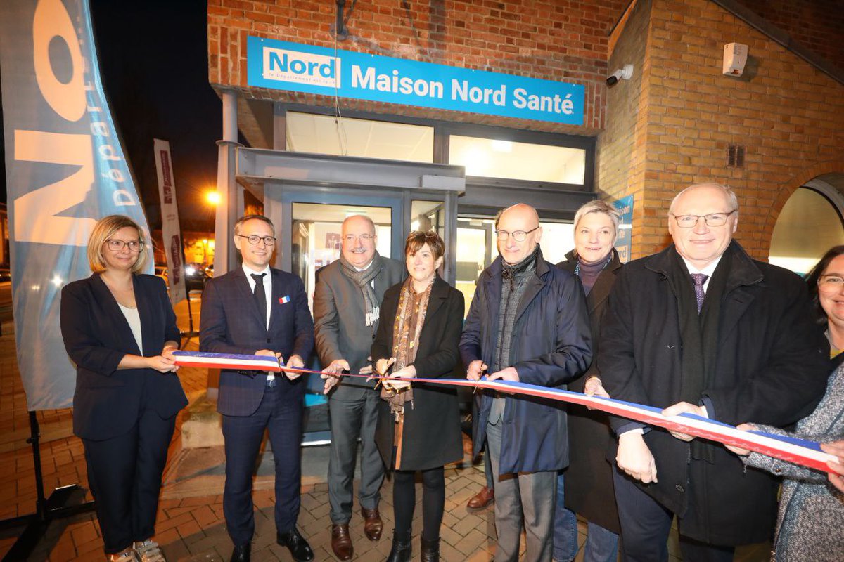 departement59's tweet photo. Inauguration de la première Maison Nord #Santé, à #Cuincy, en présence de @christianpoiret, Président du Département du Nord et de @B_Coevoet , Vice-présidente en charge de la Santé et de la prévention. 📍
Cette initiative s'inscrit dans une volonté forte de répondre aux besoins de santé locaux et de lutter contre les déserts médicaux.
L’équipe soignante, composée de médecins généralistes et d’infirmiers en pratique avancée est prête à acceuillir les Nordistes. ✔
Ce n'est que le début : d'autres Maisons Nord Santé ouvriront leurs portes prochainement pour répondre aux besoin de l'ensemble des territoires !