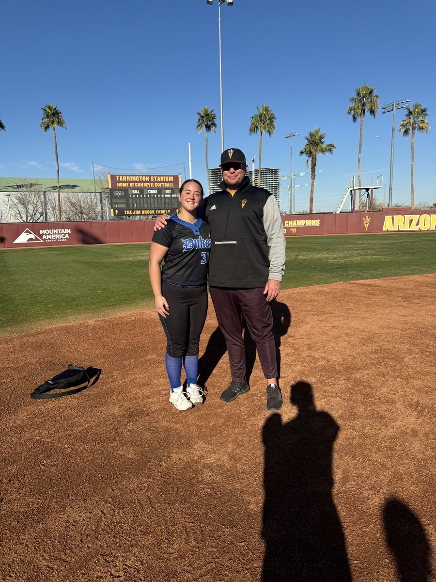 danirod_35's tweet photo. I had an awesome time @ASUSoftball this weekend! It was so fun to work with an incredible staff and to really understand what it means to be a sundevil. FORKS’ UP! 🔱🌵@coachcbartlett @Jkolaitis3 @JMan4514 @hailey_decker_ @DukesGold https://t.co/S73NprHb66