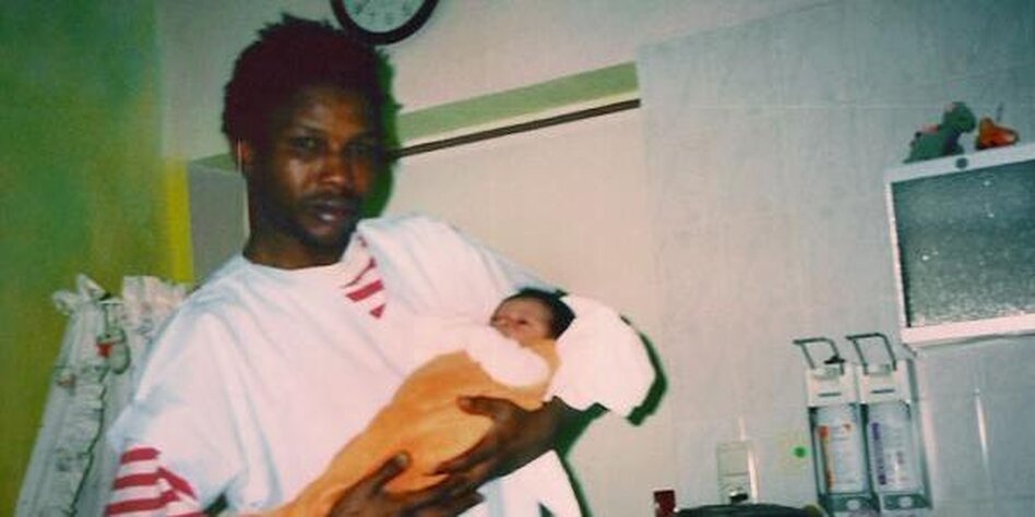 Öffentlicher Aufruf zur Suche nach dem Kind von Oury Jalloh und Sindy Lehnert: Justin, bitte melde dich!
Kurz nach seiner Geburt am 15.2.2003 wurde Justin den Eltern weggenommen und nie zurückgegeben!

Infos: initiativeouryjalloh.wordpress.com

Bitte melden unter: KontaktFamilieL@proton.me