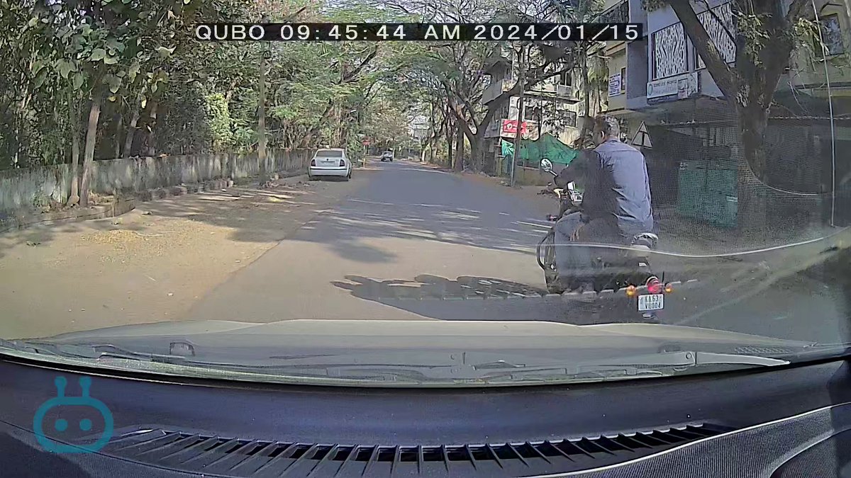 SubhoChatterjee's tweet photo. Time 9:45 AM, Date 15/01/24
Location: https://t.co/AOMmwwOPti
KA 63 V8004
Traffic violation (no helmet)
@compolhdc @HDCityTraffic @DC_Dharwad https://t.co/hWoRQdoIqx