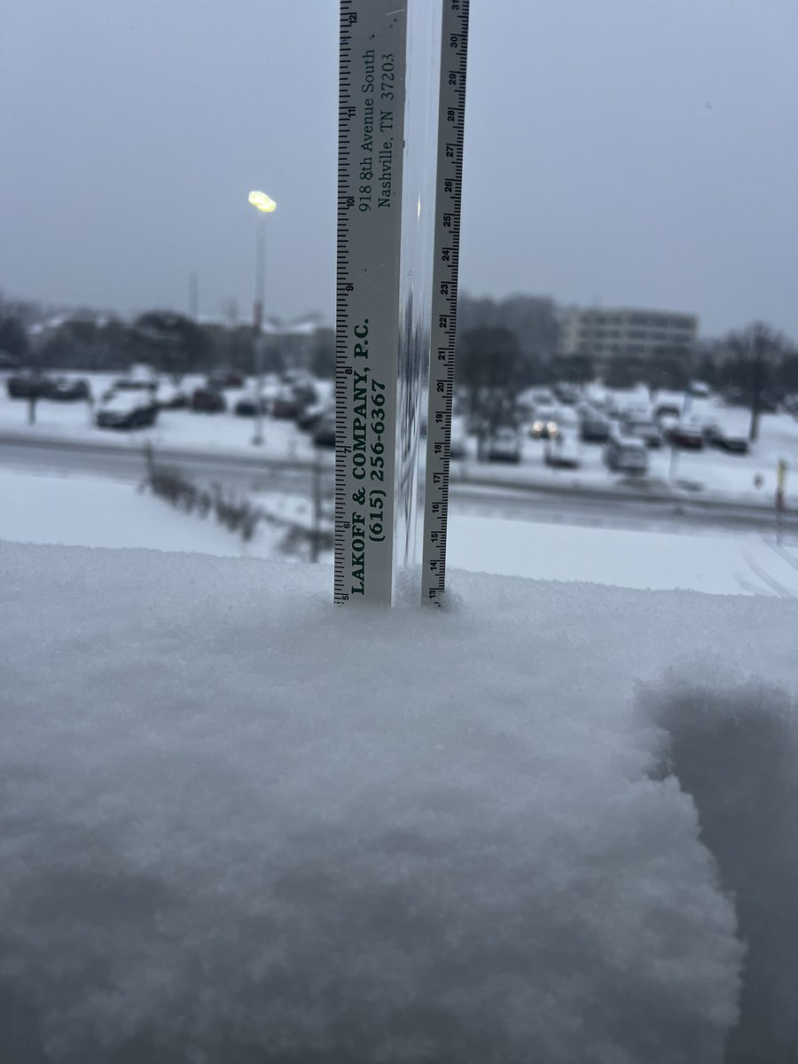 HensonDaniel's tweet photo. @NashSevereWx 5 inches in hermitage https://t.co/eBAnh66J9k