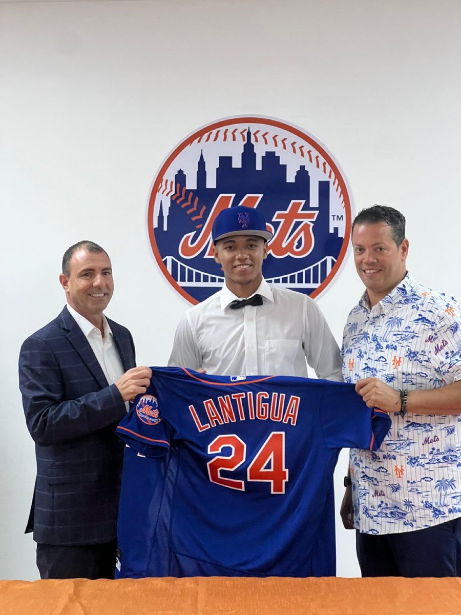 metsbatflip1's tweet photo. NEWS: The Mets have signed Dominican outfielder Edward Lantigua, per @BenBadler
#LGM #Mets #Metsbaseball #Metsminors #Metsprospects #Internationalsigningday #Metsforlife https://t.co/1YfKierD1t