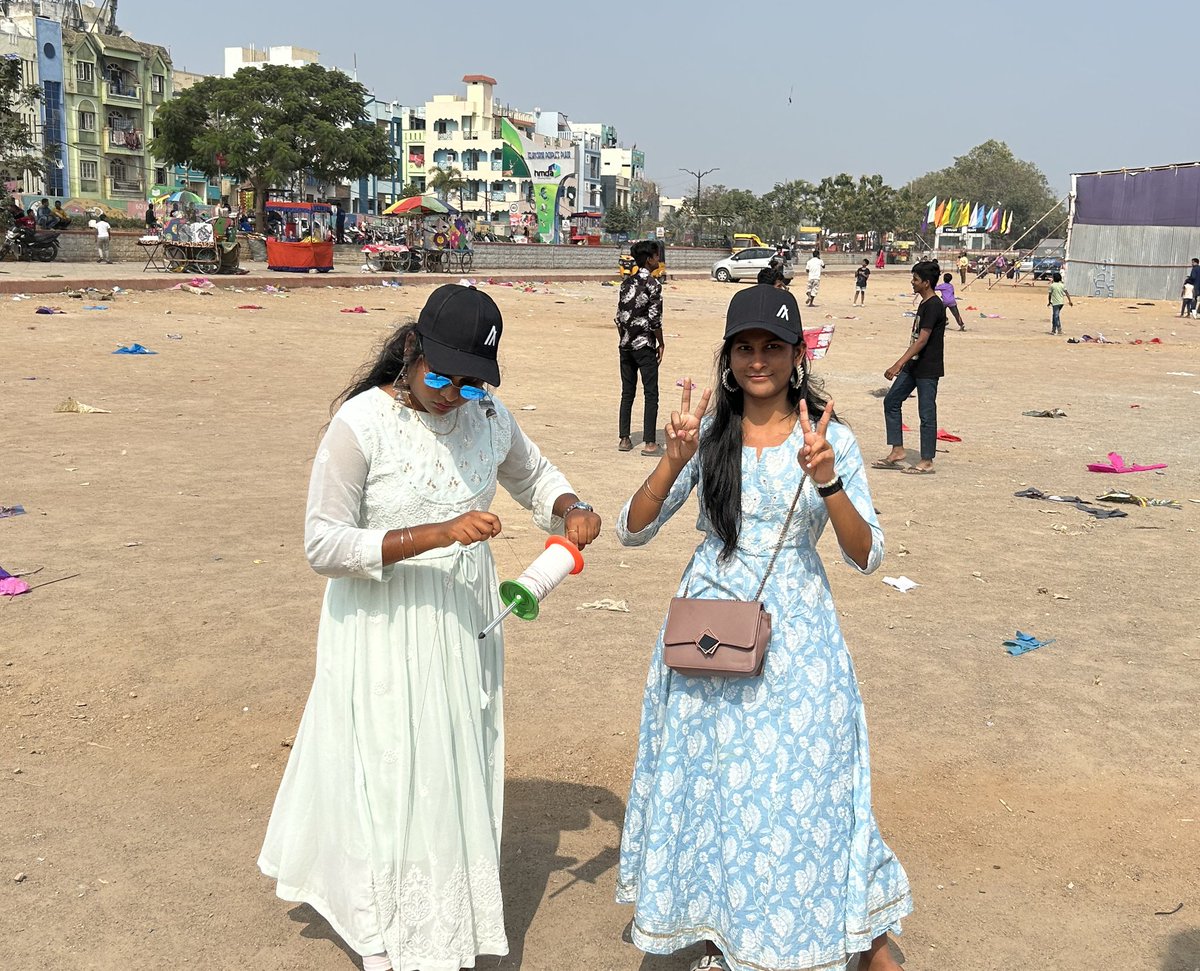 komsujani23's tweet photo. My kite might have been tangled, but my smile flew high at the Algo Kite Fest!
Glad to have been part of the amazing fest! β¨πͺ
@Algo_Bharat #AlgorandFlyingHigh https://t.co/3F1aDMIP46