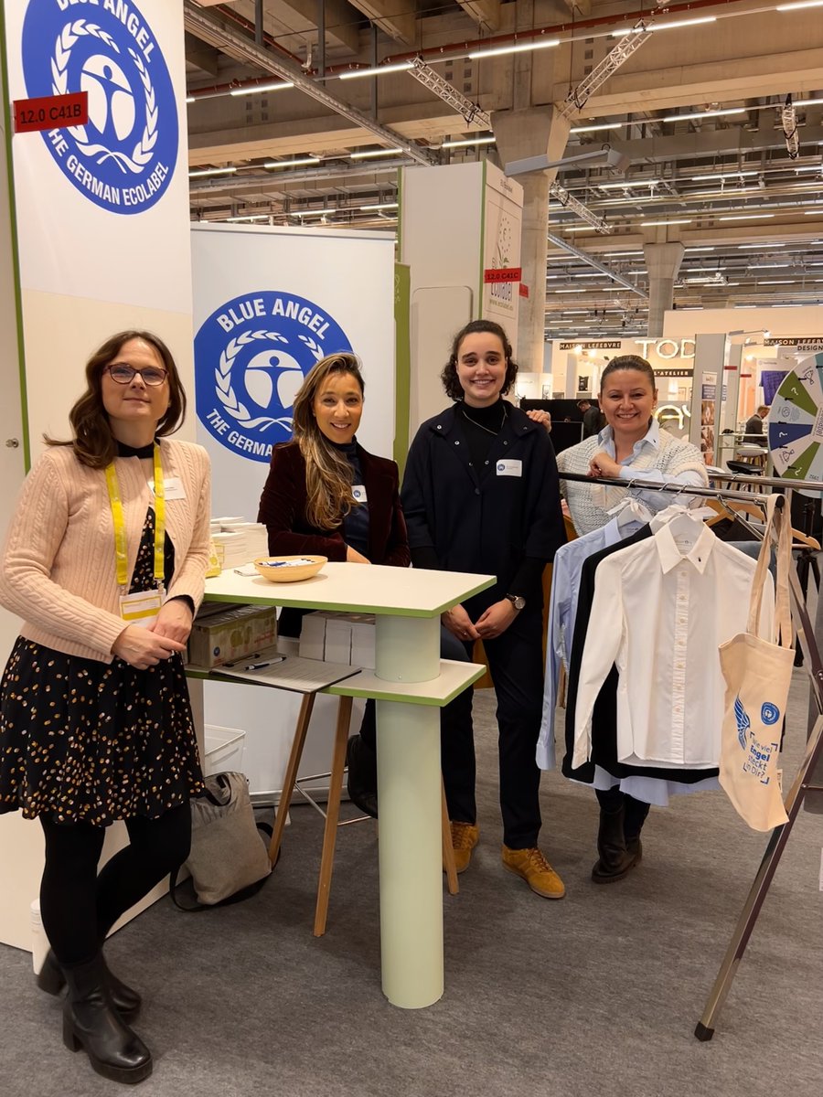 Der Blaue Engel tweet media