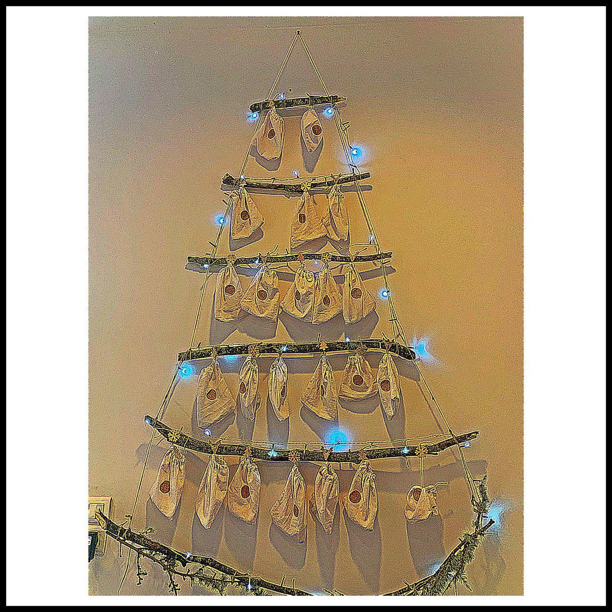 Le bien étrange sapin de Noël de l’École Nationale Vétérinaire de Toulouse !
#christmas #sapin #sapindenoël #christmastree #merrychristmas #christmasdecorations #shotoniphone #mobilephotography #toulouse #gifts