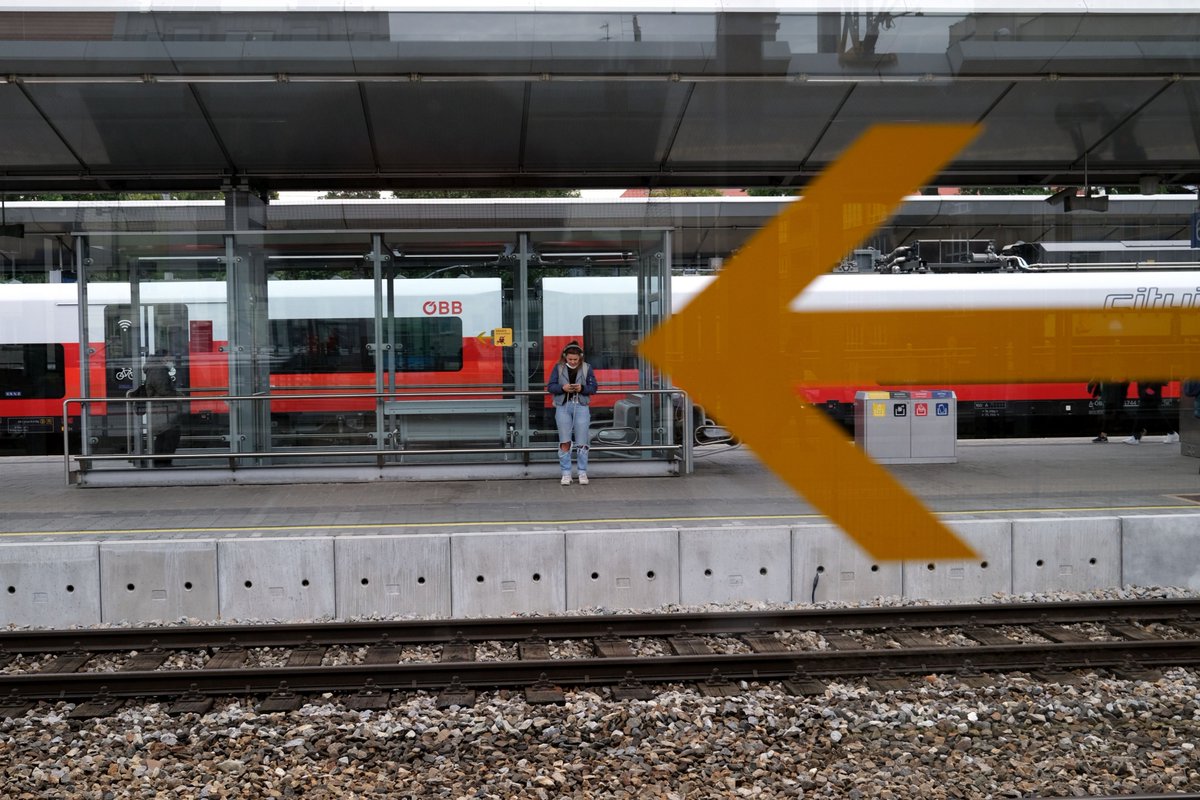 StreetphotoW's tweet photo. Arrow on a glass pane - Vienna, Austria 2022
#urbanphotography #streetphotographer #streetphotographyinternational #streetEvolution #streetphoto #street #streetphotography #streetshot #streets #photograph #streetlife #photographer #Urban #ThePhotoHour https://t.co/DFvstNzXbt