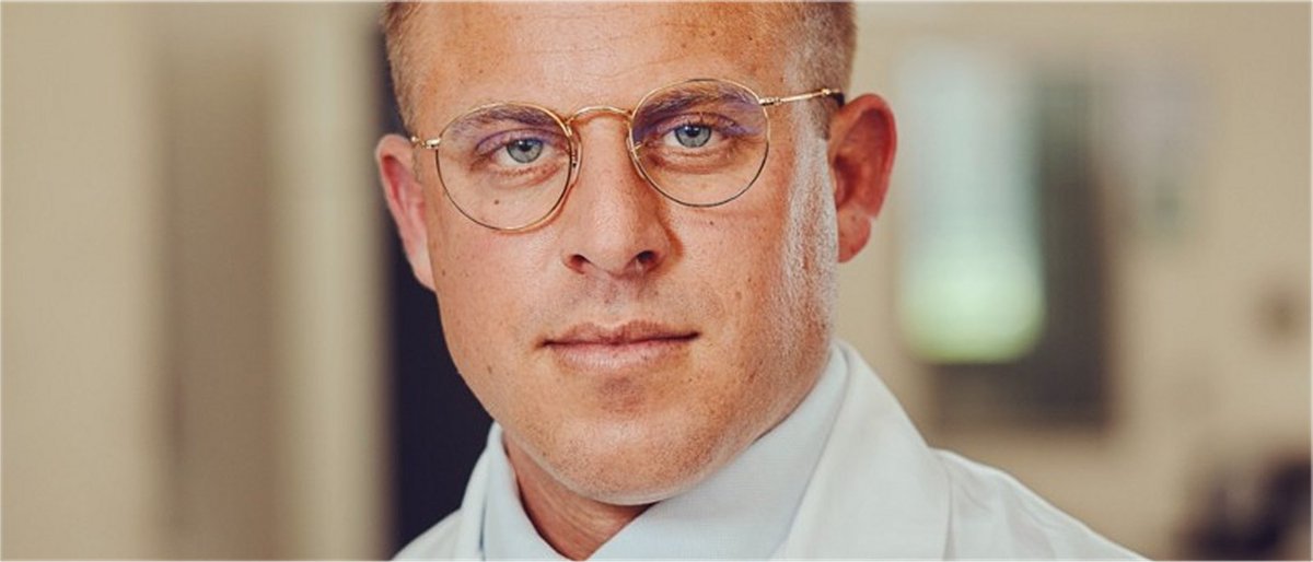 MediCrops kauft Basler TopPharm Apotheke und Topmed Praxis moneycab.com/schweiz/medicr…