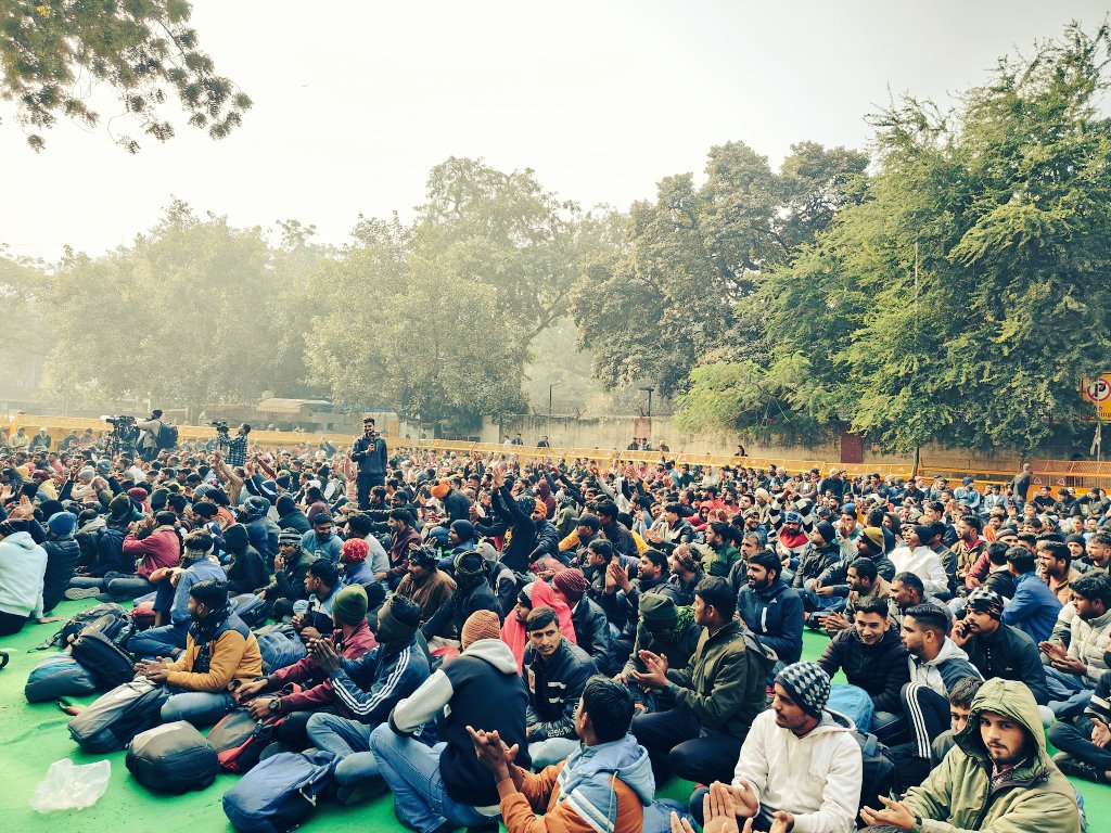 Naresh_Nehraa's tweet photo. जितने भी लोग परेशान हैं उन पर अपनी कृपा बरसायें और उन की सभी परेशानियों को खत्म कर दें।"हे प्रभु"इस नेकी की प्रार्थना को सब की इच्छा मानकर स्वीकार करें !!

#JusticeForDefenceStudents
@AcharyaPramodk @adgpi @ColRohitChaudry @IAF_MCC @ajitanjum @ravishndtv @Ravindra_Fouji @PTI_News https://t.co/lCCsNPLmeX