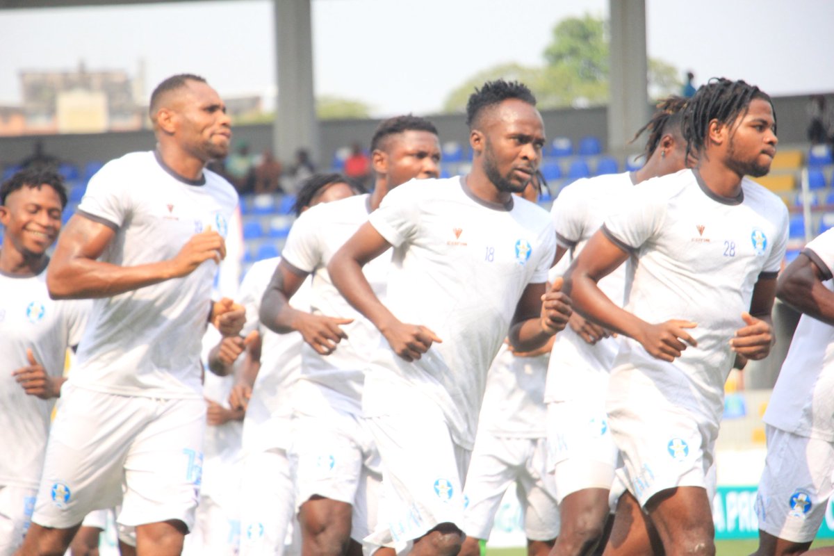 ShootingSc's tweet photo. Southwest derby
Mobolaji Johnson Arena.🏟️
Arrival, warm up💪
#SPOSHO #NPFL24 #MD18. https://t.co/aqha0KZl7R