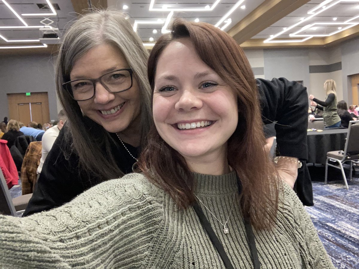 ShellRoad17's tweet photo. Now to Wow🥰 ECU event in Brookfield @myEducatorsCU Hi Thomas 😍 https://t.co/JRXxPGxqDB