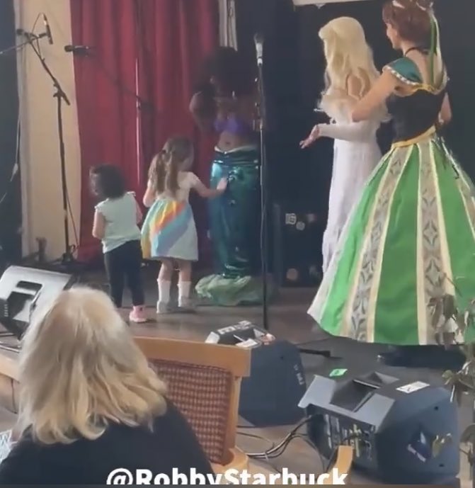 EyeMMom's tweet photo. Libs like when adults are allowed to touch children yet the only one they want to “Get” is @realDonaldTrump. Lie after lie after lie. #MakeMeSick https://t.co/yHrteCvZUc