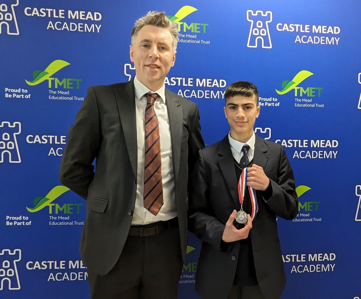 CastleMeadAcad's tweet photo. Kudos to Tayyib in Year 10!
Here he is showcasing his medal and talking about his fantastic achievement representing CMA in the British Schools Cycling Association Regional Cyclo-cross event. #ScholarSpotlight #CMAProud 🚴 https://t.co/5ISMYew8bw