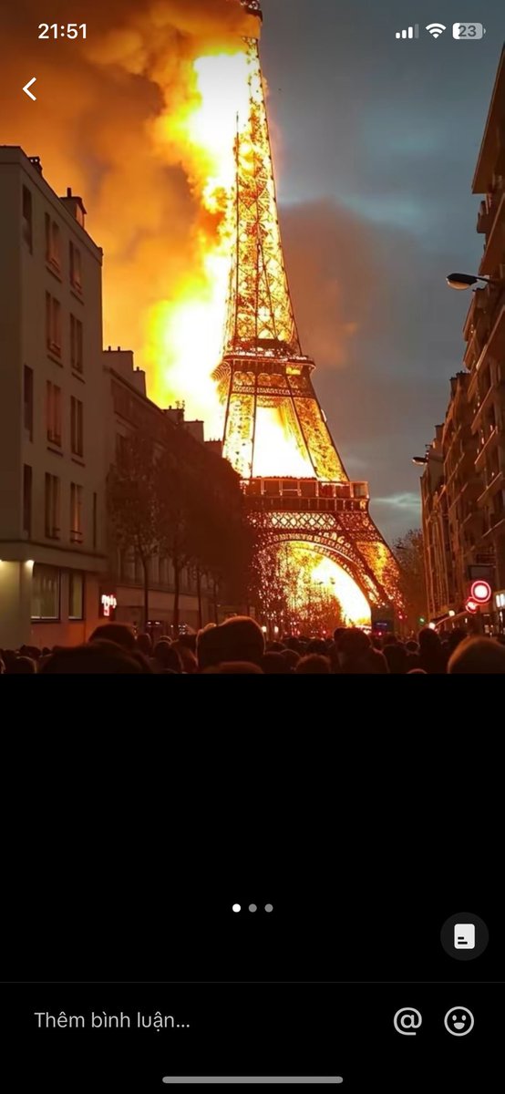 Dat6man's tweet photo. OMG ! Paris right now https://t.co/DQIlzzKGH2