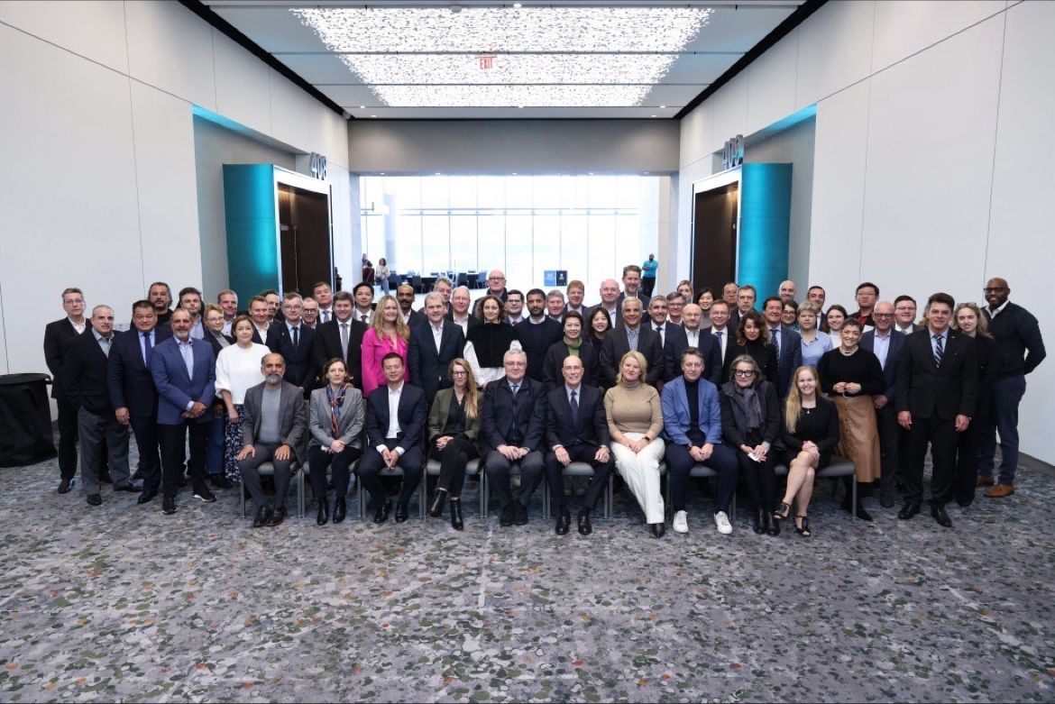 CQCD_Express's tweet photo. Le #CQCD et notre DG @damiensiles sont présents au #NRF2024 @NRFBigShow, le + grand rassemblement mondial du secteur, afin de représenter les détaillant.e.s québécois.e.s, de s'inspirer des derniÚres tendances et de découvrir les technologies qui façonneront l'avenir du détail. https://t.co/Ib8cY6nAGn