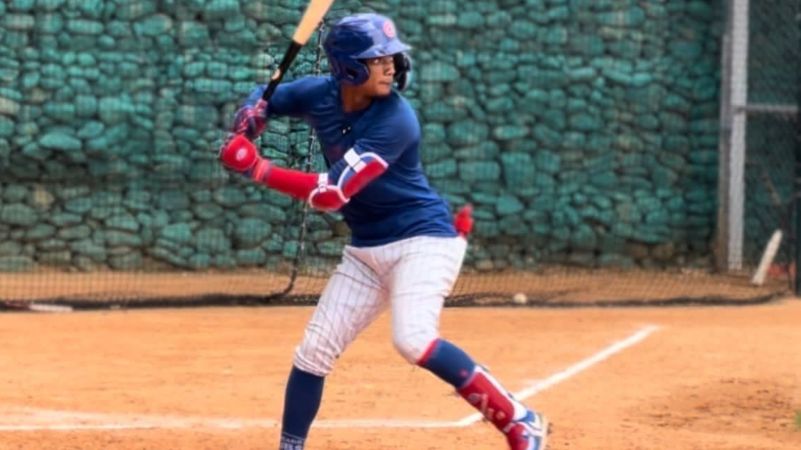MLBPipeline's tweet photo. The Cubs have agreed to a $4 million deal with 17-year-old Dominican shortstop Fernando Cruz, No. 4 on our Top 50 International Prospects list.

More details: https://t.co/Q2Xtdnjui9 https://t.co/QoKYNSbaqj