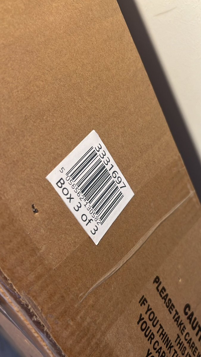 millie_root's tweet photo. @Tuffnells I had a parcel delivered by you today but I am missing a box (1/3). I am unable to get in contact with anyone to make an enquiry. Please can you sort this! @Tuffnells https://t.co/3gY61YuybV