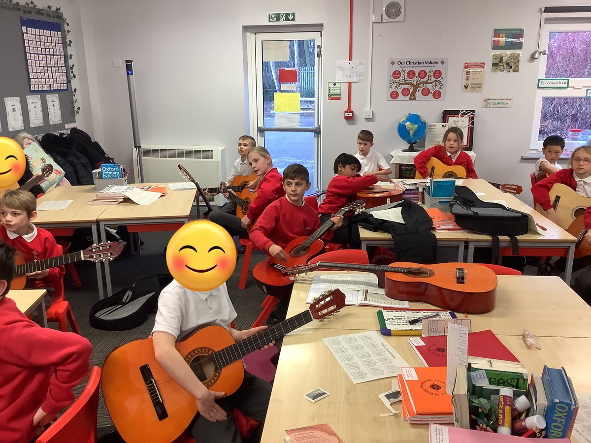 StPhilipsY4C's tweet photo. In 4ES we have been practicing different strumming patterns! @StPhilipCEAP #teamstphilips https://t.co/Bb5kMiRcvi