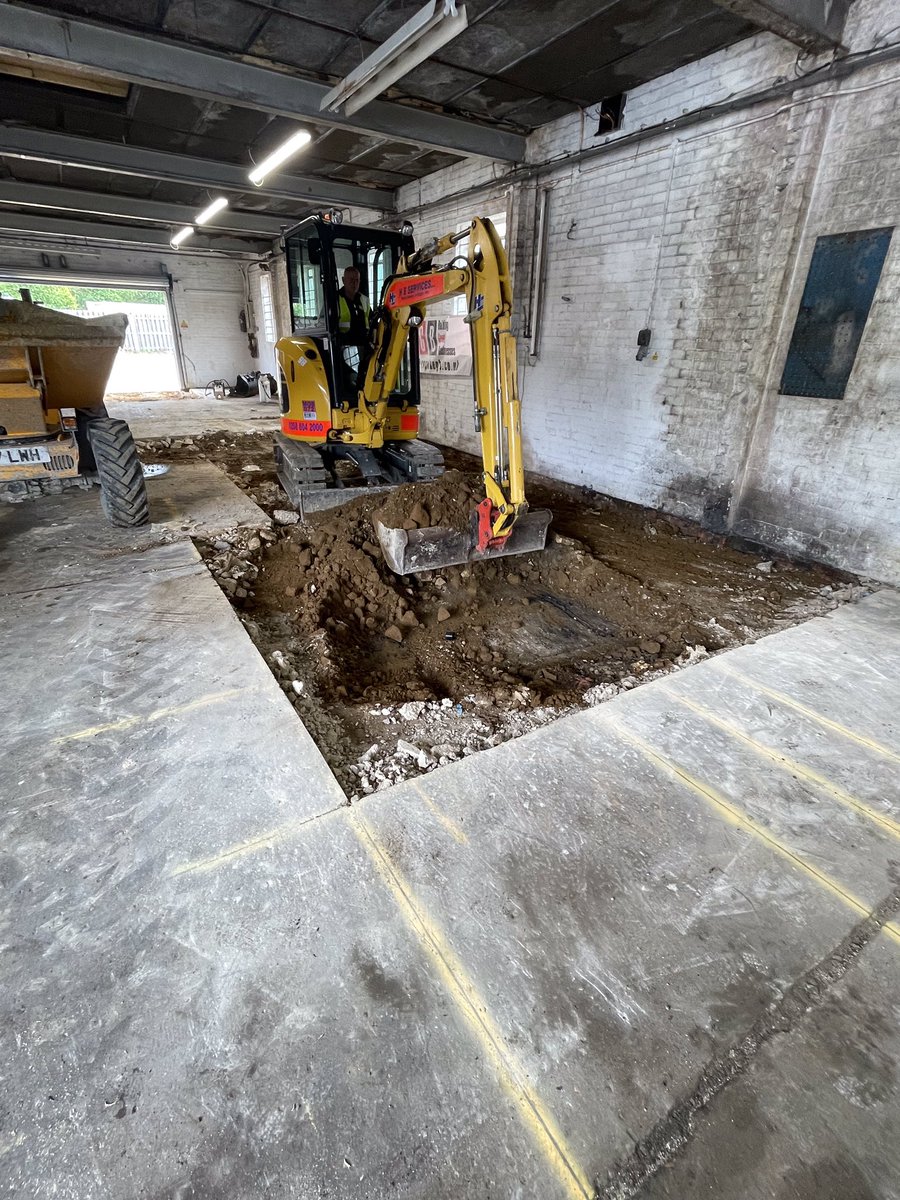 bespokegbltd's tweet photo. After a busy 2023 team BGB are looking forward to “smashing” into this year’s projects with earnest.
We would like to thank our current partners for entrusting us with their business &amp; would like to assure both new &amp; old customers our utmost attention.

https://t.co/rHbnnB0ByW https://t.co/xa6my8rr0h