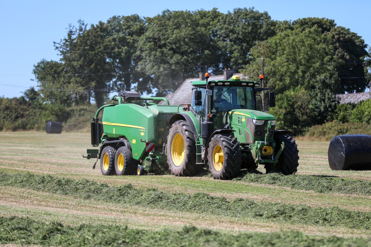 GerminalUKAgri's tweet photo. With up to five or six cuts a year, multi-cut silage boosts both quantity and quality.
Despite the freezing conditions, you can still plan. Let's navigate through the challenges and explore the advantages a multi-cut system could bring to your #farm: https://t.co/pTiePX04Jg https://t.co/Wnk4q2sfit