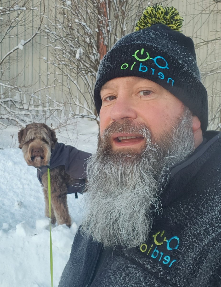 LilleBear's tweet photo. First #remoteday, first meeting, first use of my new beautiful top hat SWAG at @GetNerdio is 3/4 done, but first a walk with Shankly in -14 degree, before we log in again. #EUC @Azure_Desktop @MVPAward @Azure @citrix @EUCNorway https://t.co/0szVd2lYYH