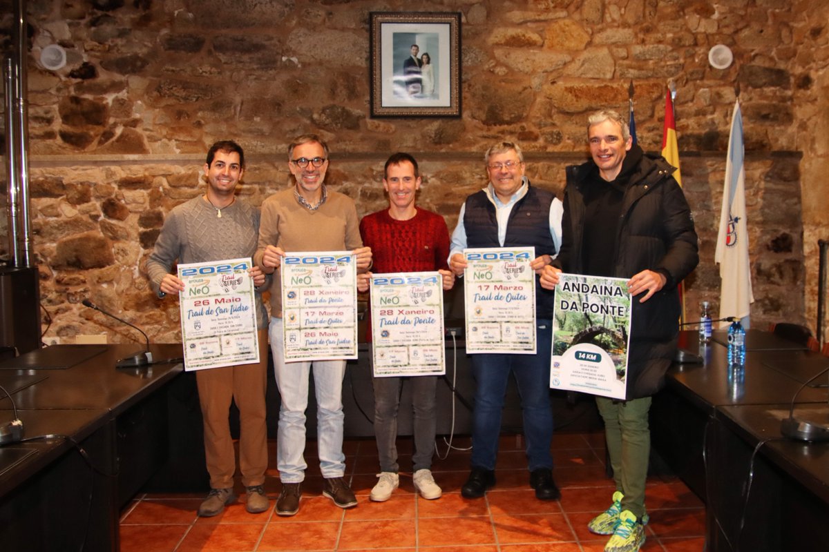 conportodoson's tweet photo. @arousanatureza @MurosNoia @obarbanzagal @vozbarbanza 🔵🟢 O Concelleiro, Carlos Lorenzo, participou esta mañá na presentación do #TrailSeries cos compañeiros das áreas de Deporte dos Concellos de Outes e A Pobra, Antonio Caamaño e Eloy Sobrido, e os amigos de
@arousanatureza 💙

#PortoDoSon | #Deporte
#TrailDaPonte #AndainaDaPonte https://t.co/qB1UE5JmoM