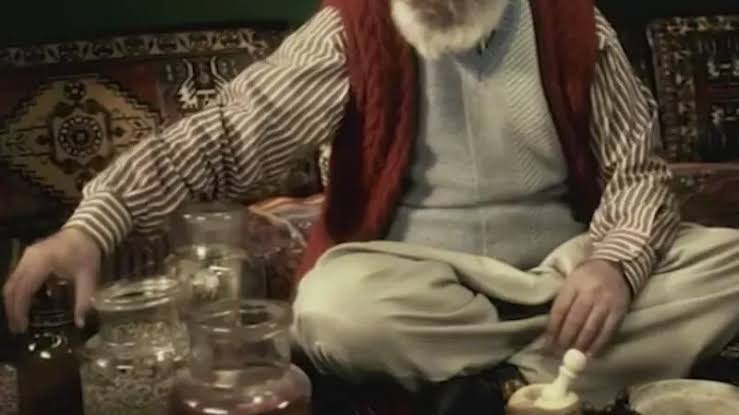 solcugazete's tweet photo. Diyarbakır'da bir kadını korkutarak tecavüz eden ‘cinci hoca’, tecavüz ettiği kadın tarafından av tüfeği ile öldürüldü. 

10 yıl hapis cezasına çarptırılan kadın ağır tahrik indirimi ile TAHLİYE edildi. 👏🏾 https://t.co/CJnrF0UKHR