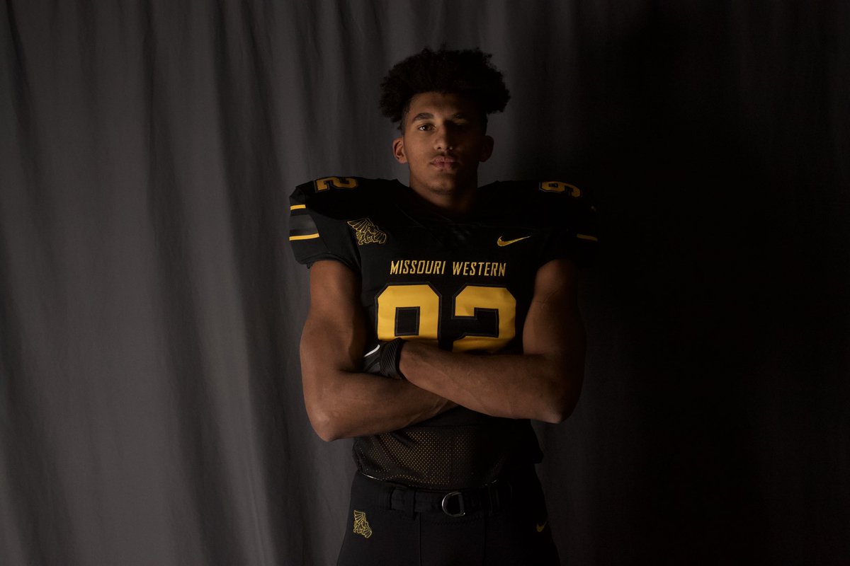 Jace_Jones92's tweet photo. I had a fantastic official visit at Missouri Western State University! Thank you @MWSU_Football for the continued interest, support, and blessing me with an opportunity to play at the next level.  @TylerFenwick2 @coach_mcfarland @CoachSpeer_ @CoachGalloM @abellboys @BJonesDE9292 https://t.co/XFaZQMwIYy