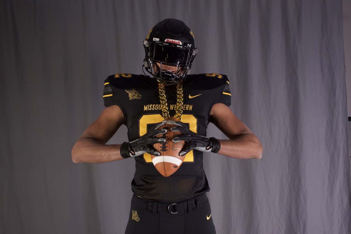 Jace_Jones92's tweet photo. I had a fantastic official visit at Missouri Western State University! Thank you @MWSU_Football for the continued interest, support, and blessing me with an opportunity to play at the next level.  @TylerFenwick2 @coach_mcfarland @CoachSpeer_ @CoachGalloM @abellboys @BJonesDE9292 https://t.co/XFaZQMwIYy