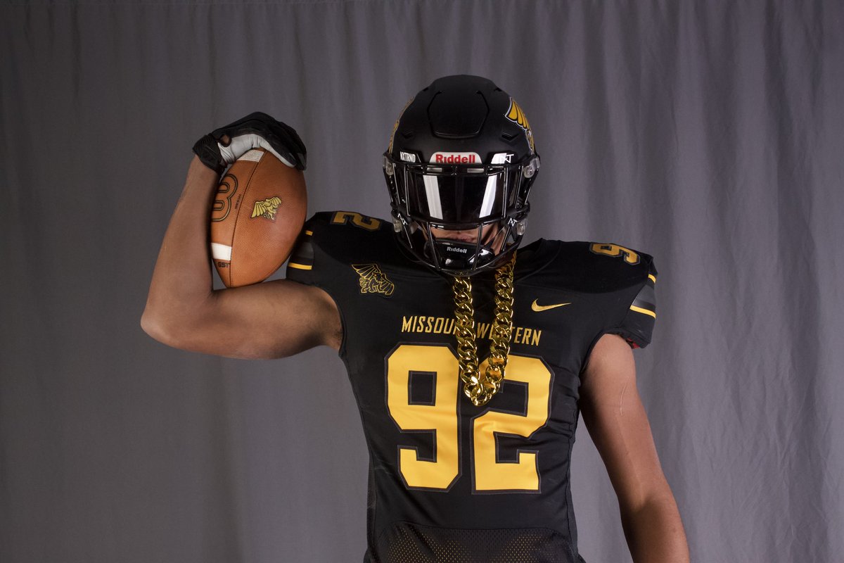 Jace_Jones92's tweet photo. I had a fantastic official visit at Missouri Western State University! Thank you @MWSU_Football for the continued interest, support, and blessing me with an opportunity to play at the next level.  @TylerFenwick2 @coach_mcfarland @CoachSpeer_ @CoachGalloM @abellboys @BJonesDE9292 https://t.co/XFaZQMwIYy