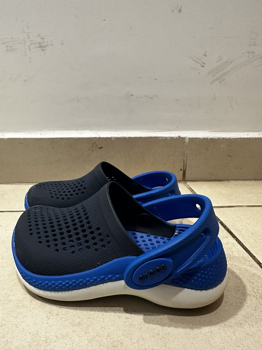 logeshjoshi's tweet photo. Bought #crocs for my 3 years old daughter and it wasn’t a good walk for her. @Crocs @CrocsIndia https://t.co/IgHHjpGvfX