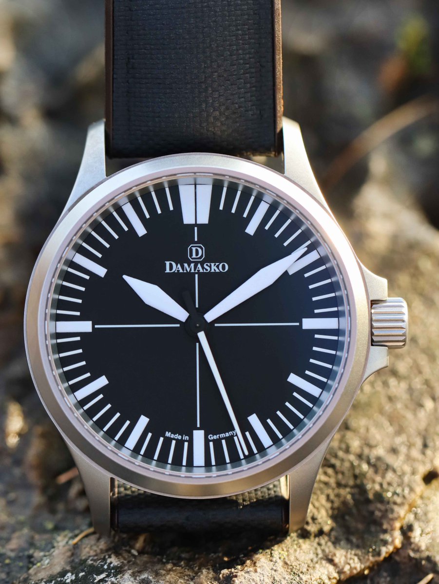 DAMASKO_watches's tweet photo. We hope you had a good start to the new year! We made the most of the sunny first few days in January and took our DK30 outside. ๐
#damasko #damaskowatches #DK30 #DK3X #january #2024 #outside #sunny #madeinbavaria #madeingermany #3Zeiger #watch #watches #watchaddict https://t.co/wFP82YOKCF