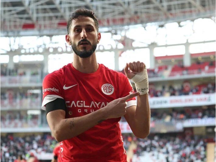 Turkey:

Legal.                                       Illegal.