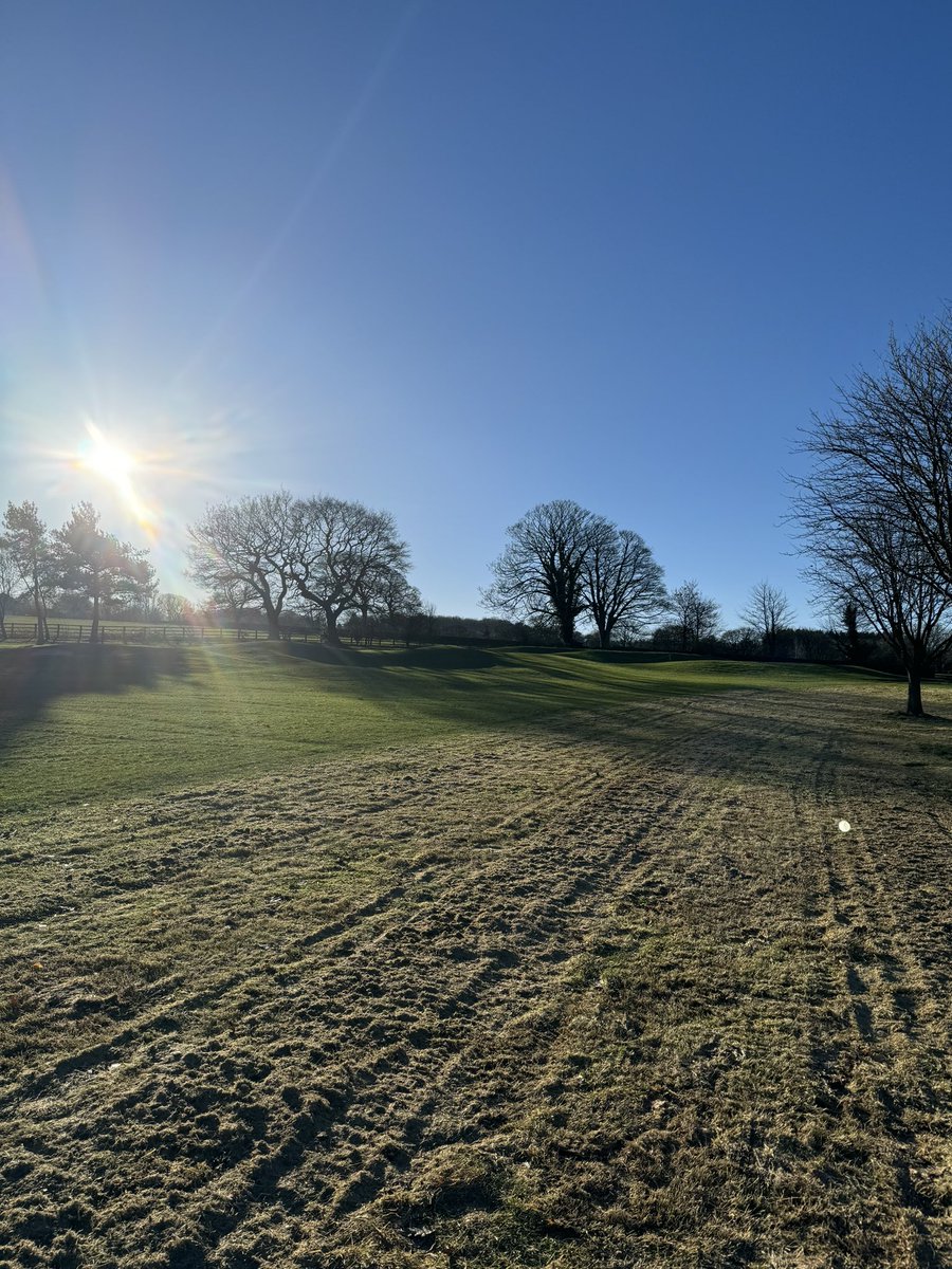 MelthamHG's tweet image. Been hanging on for a decent frost for this one. Great machine #Smartcut