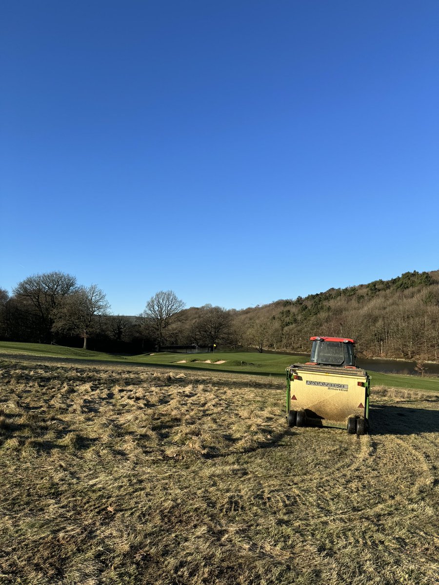 MelthamHG's tweet image. Been hanging on for a decent frost for this one. Great machine #Smartcut