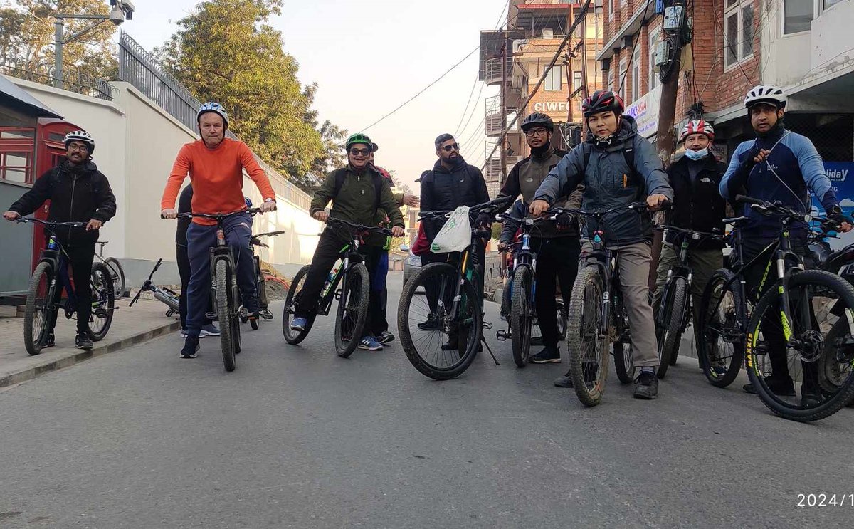 nepalcyclecity's tweet photo. Thank you @CheveningNepal Alumni Association team, His Excellency #BritishAmbassador Mr. @RobFennFCDO and all the participants in Saturday's special event commemorating 100 years of #NepalUK relation.
Hope to stay in touch!
#CheveningPedals #ThinkBike #CycleCities #UrbanMobility https://t.co/Fb9FvkJqI6
