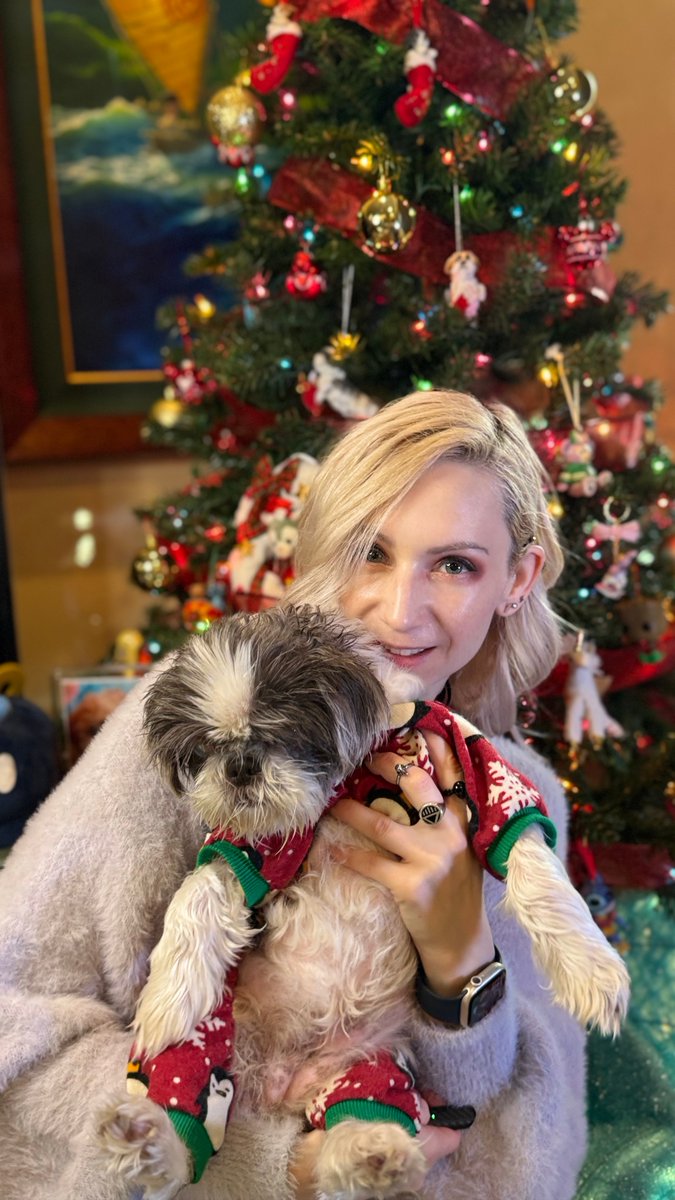 AgnesGarbowska's tweet photo. Let's start the week off with some cuteness! 

Share your pet photos!

Here is one from Christmas of me bugging Olive for our annual Christmas photo. Hehe.

#petphotos #shareyourpet #cute #cutemonday https://t.co/2lxnd5ZROs