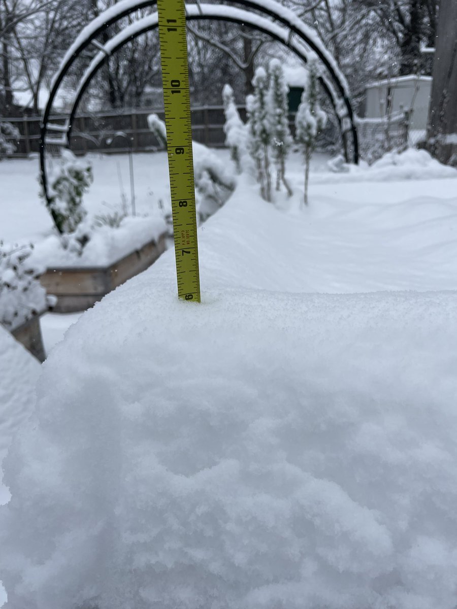 6 inches in Talbot’s Corner as of 8:30am
<a href="/NashSevereWx/">NashSevereWx</a> #tSpotter