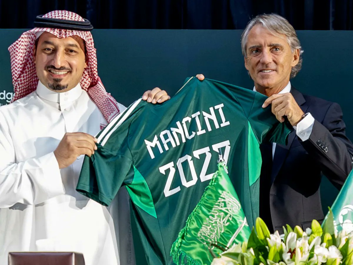 Roberto Mancini confirmou que três jogadores se recusaram a jogar pela Arábia Saudita e acabaram por ser excluídos dos convocados para a Taça Asiática.
Saiba mais: dibrou.com/bronca-na-sele…
#Mancini #RobertoMancini #ArabiaSaudita #AsianCup