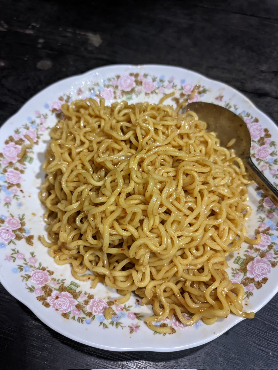maaf ay dulu mun sudah ada indomie ni mau kada mau tetap membantas , kada tahu siang kah , malam kah , subuh kah