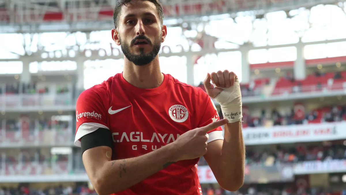 İçişleri Bakanı Yerlikaya: Antalyaspor'un İsrailli futbolcusu Sagiv Jehezkel, Saat 17.15 itibarıyla ülkemizden ayrılmıştır. Bir kez daha belirtmek isterim ki; Türkiye her zaman tüm mazlumların ve Filistin halkının yanındadır.